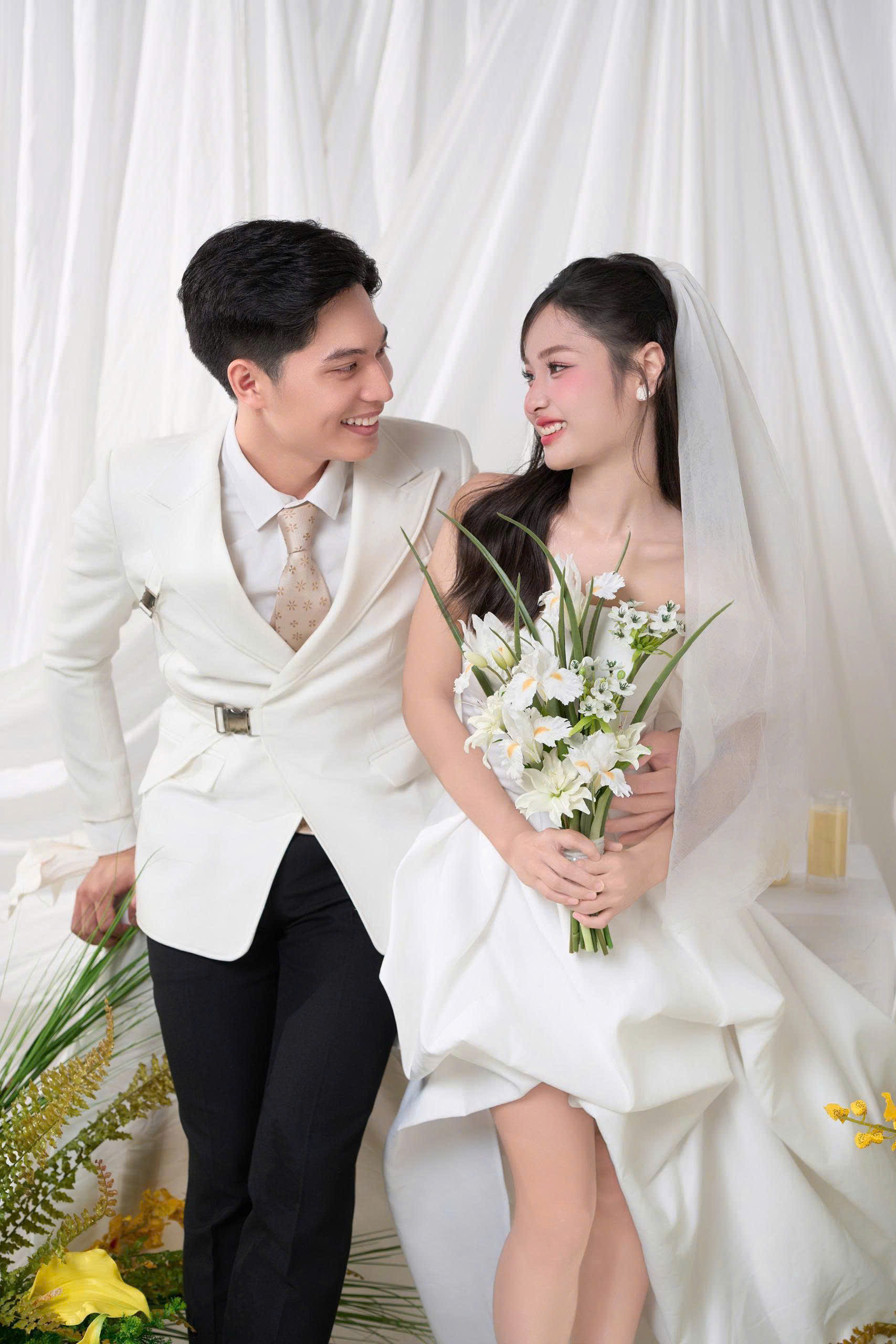Ảnh cưới phóng to